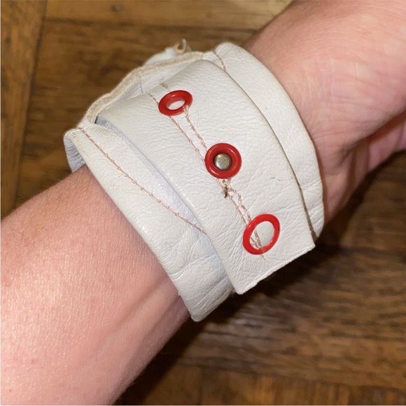 White Cuff Bracelet with Red Trim and Seashell - Picture 2 of 8